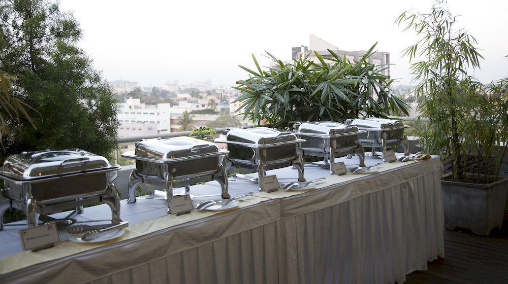 Springs Hotels&Spa Bangalore Exterior foto