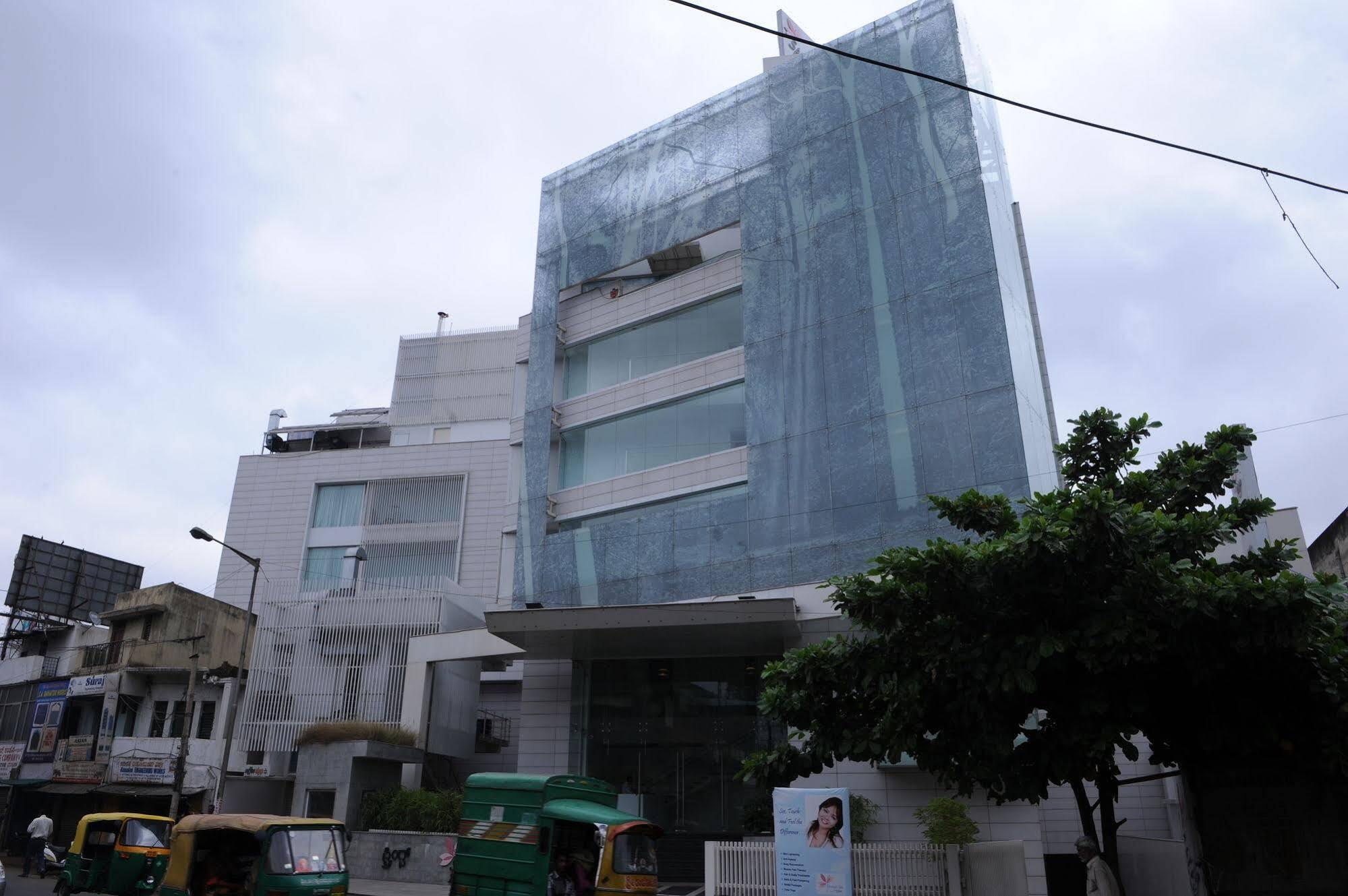 Springs Hotels&Spa Bangalore Exterior foto