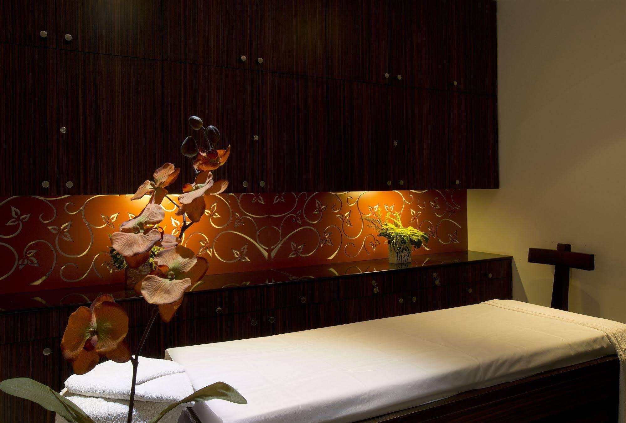 Springs Hotels&Spa Bangalore Exterior foto